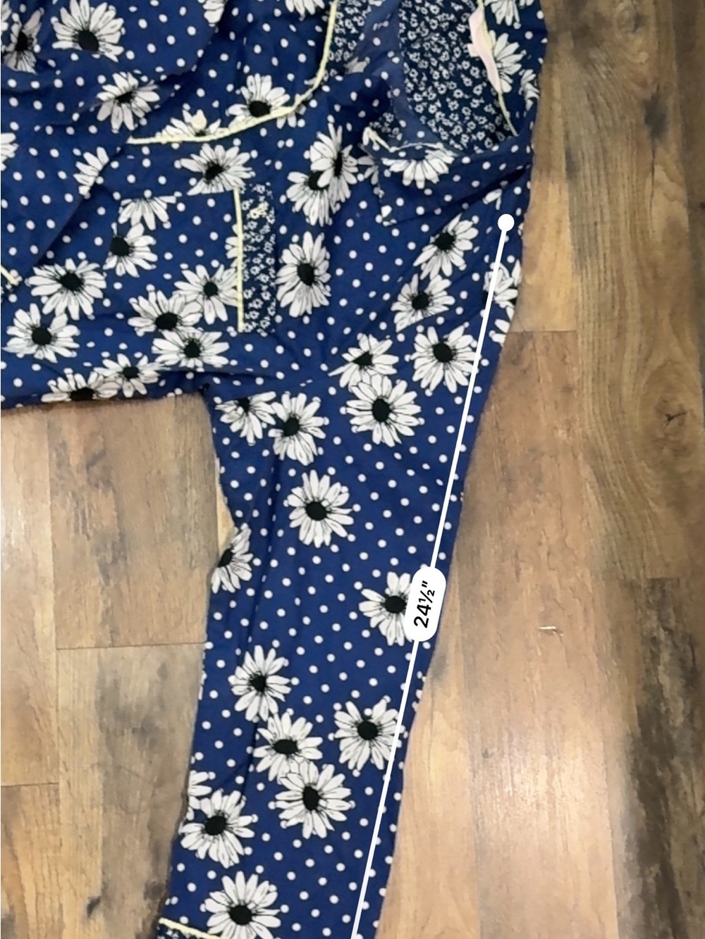 Victoria's Secret Mayfair Daisy Polka Dot Pajama Set - Picture 7 of 11